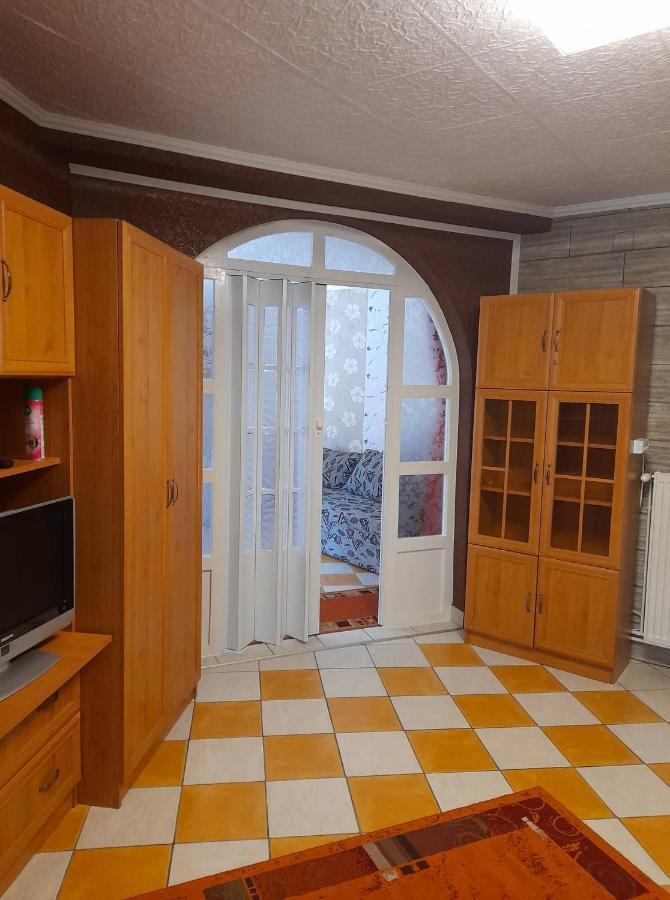 Gyoengyvirag Apartment Romhany Exterior photo